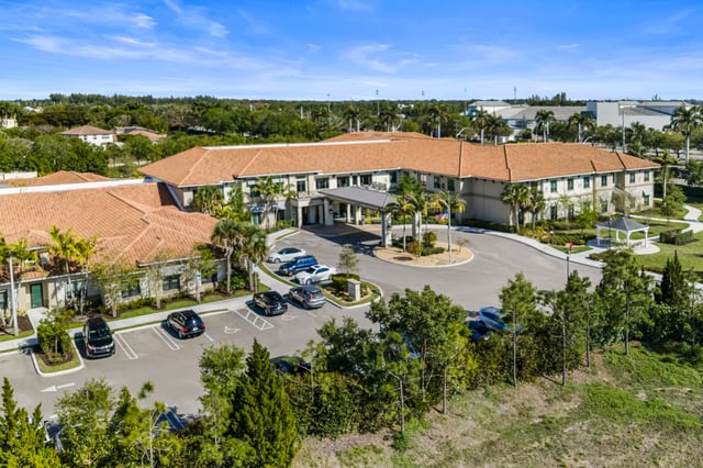 Capstone-Royal-Palm-003-AL