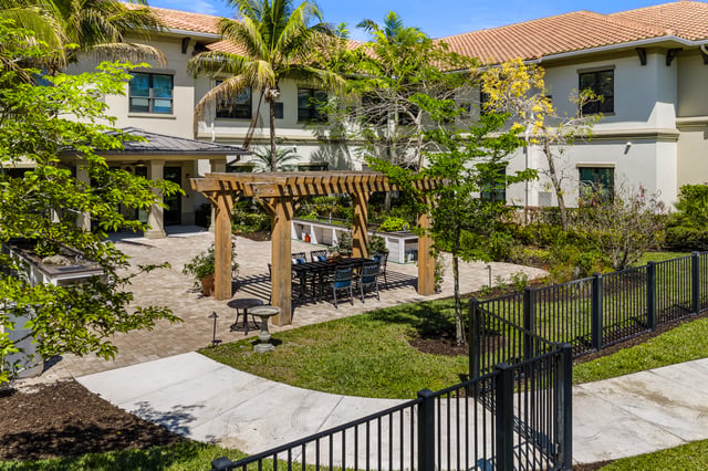 Capstone-Royal-Palm-050-AL