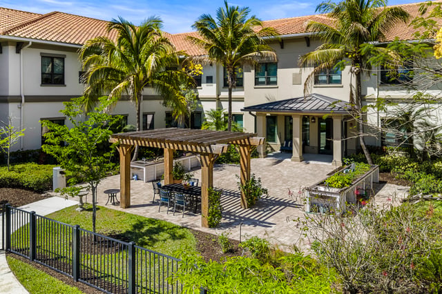 Capstone-Royal-Palm-051-AL