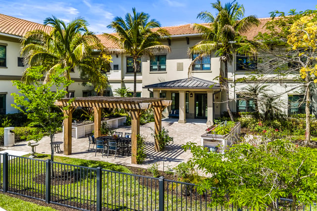 Capstone-Royal-Palm-052-AL