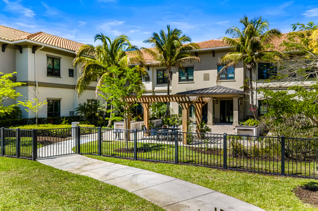 Capstone-Royal-Palm-053-AL