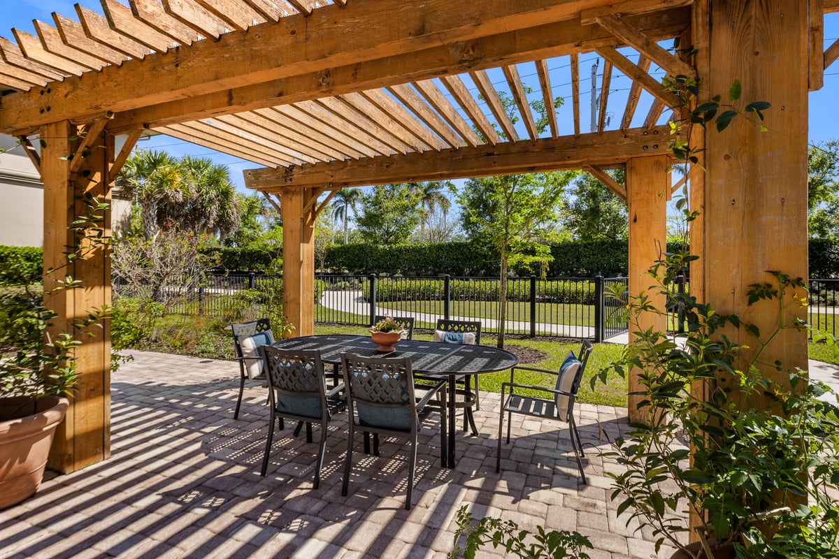Capstone-Royal-Palm-055-AL