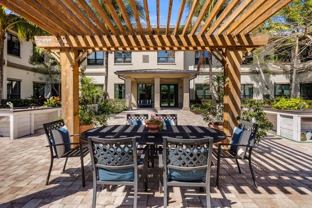 Capstone-Royal-Palm-056-AL