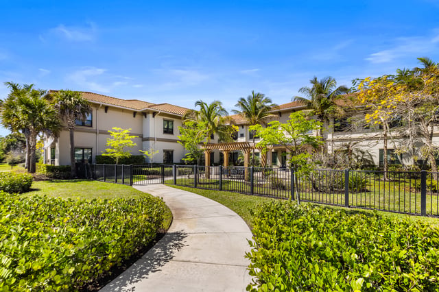 Capstone-Royal-Palm-057-AL
