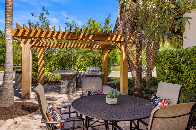 Capstone-Royal-Palm-060-AL