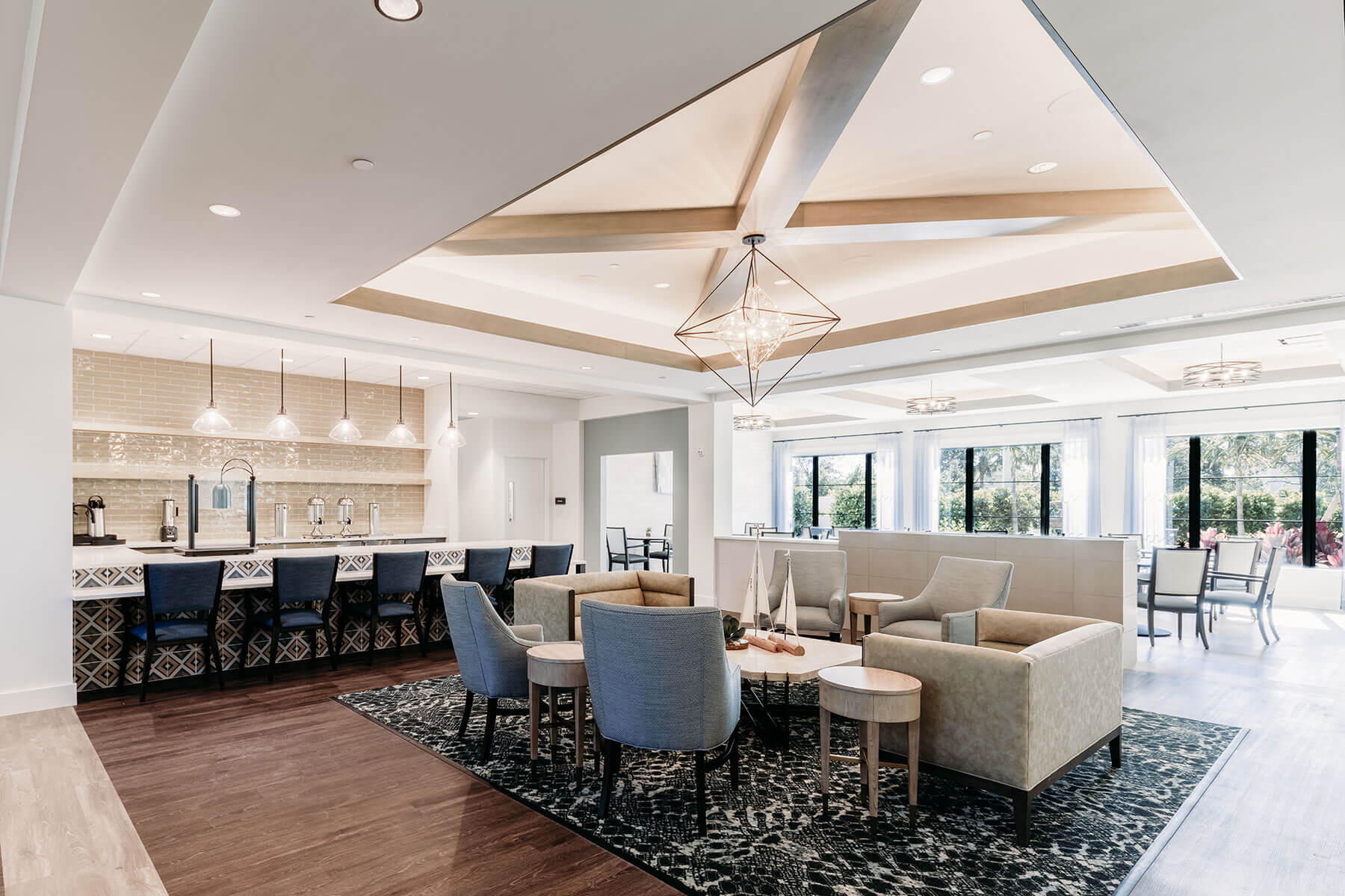 Capstone-at-Royal-Palm_Assisted-Living-Bistro