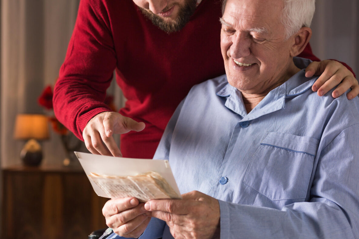 Photo,Of,Elderly,Man,With,Critical,Illness,Having,Positive,Attitude